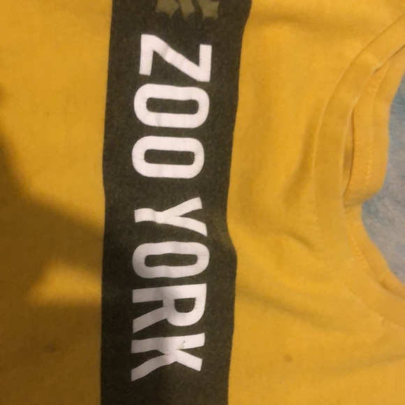 Tops - Picture 4 of 4